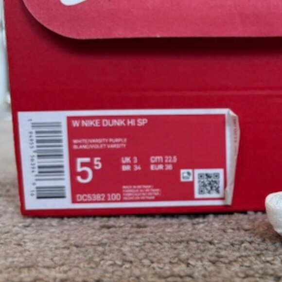 Nike Women's Dunk Hi Sneakers in Perfect Condition - Picture 7 of 7